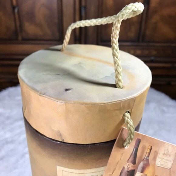 Tri-coastal Design Vintage Wine & Wine Labels Wine Tube w/ Lid & Gift Tag - Picture 11 of 16